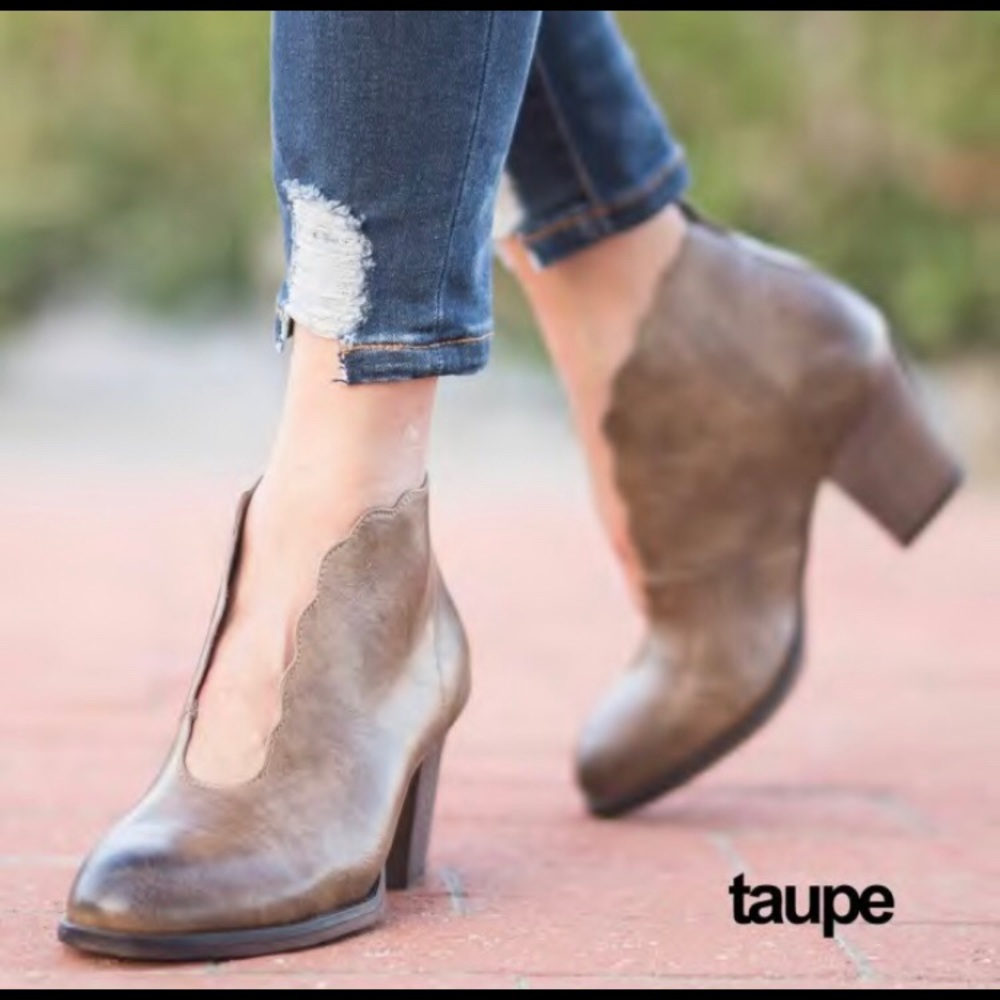 Scallop cut booties